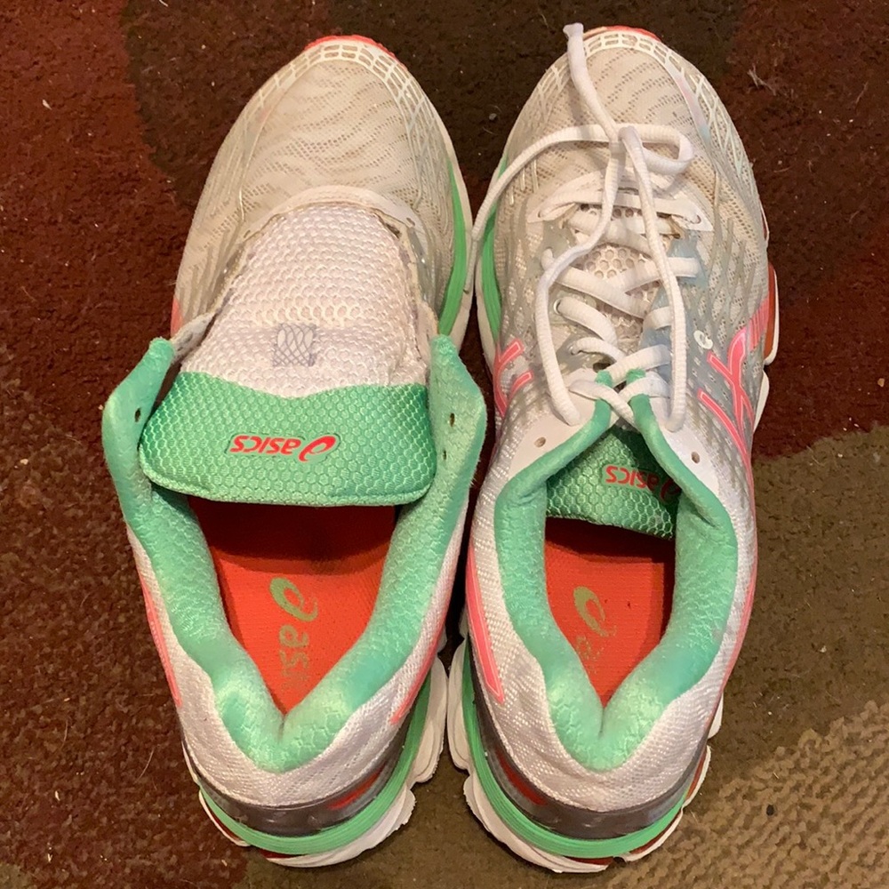 Women’s Tennis shoes 🙂